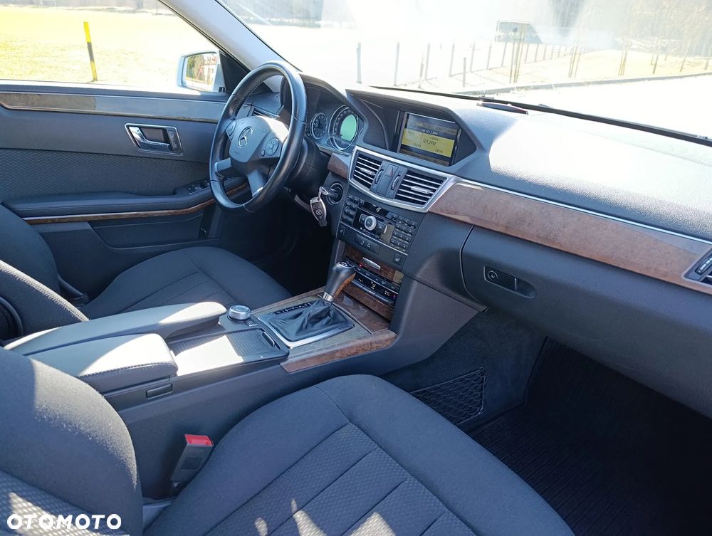 Mercedes-Benz Klasa E 200 Kompressor Automatik Elegance - 19