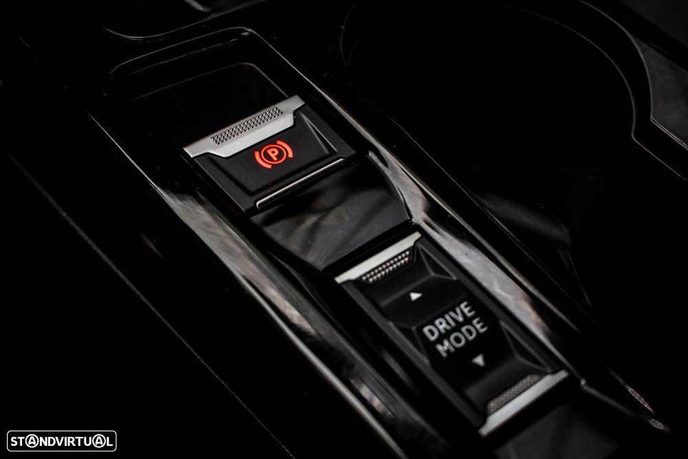 Peugeot e-2008 Allure - 25