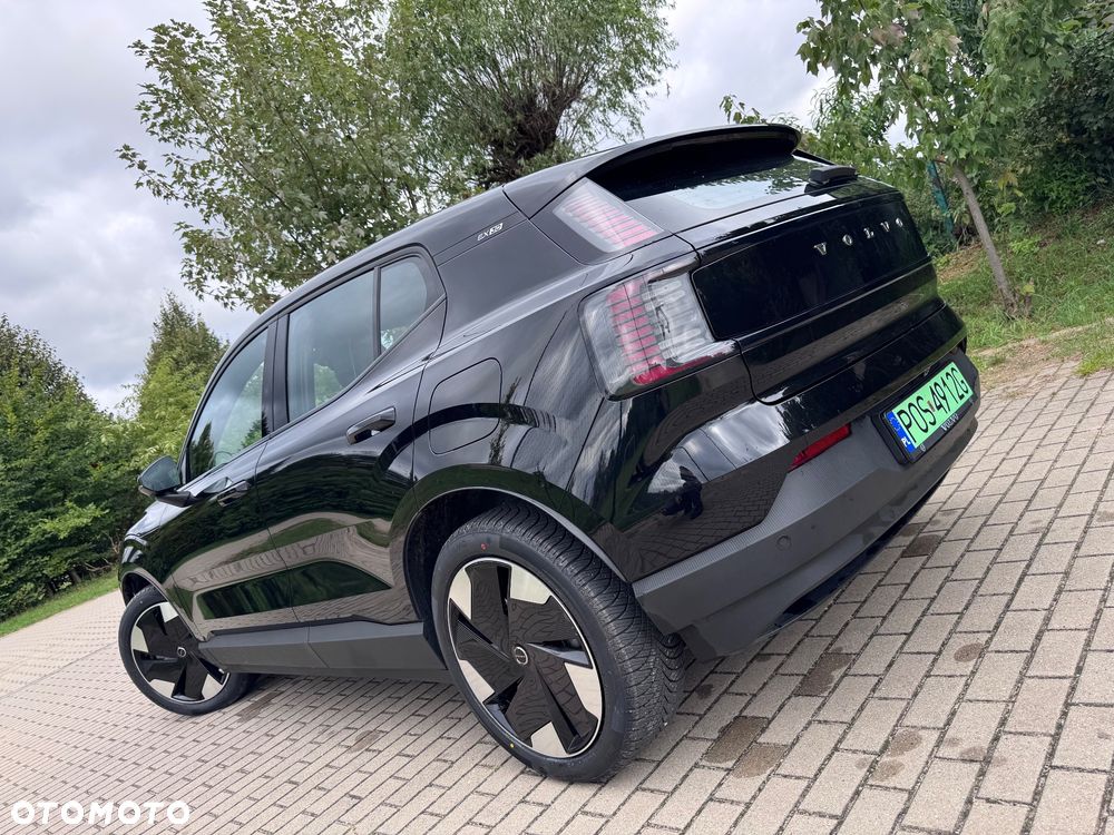 Volvo EX30 Single Motor Extended Range RWD Black Edition Plus - 4