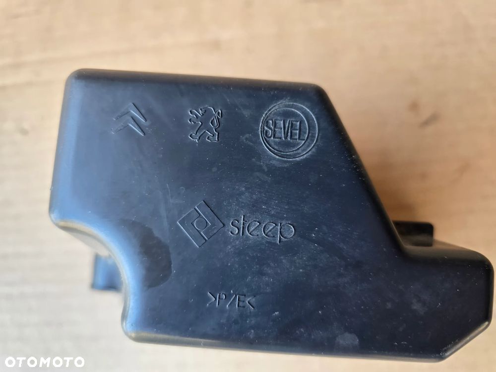 Toyota Proace Jumpy Spacetourer osłona pokrywa pokrywka kostek elektrycznych przy pompie wspomagania kierownicy - 2