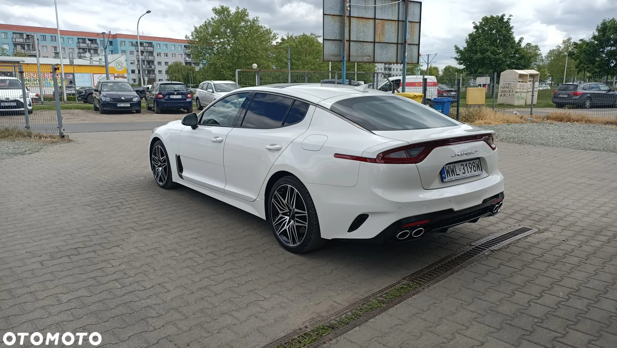 Kia Stinger - 3