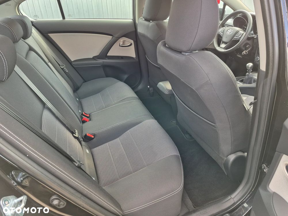 Toyota Avensis 1.6 D-4D Premium - 9