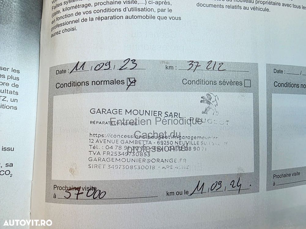 Peugeot 2008 PureTech 130 EAT8 GT Pack - 32