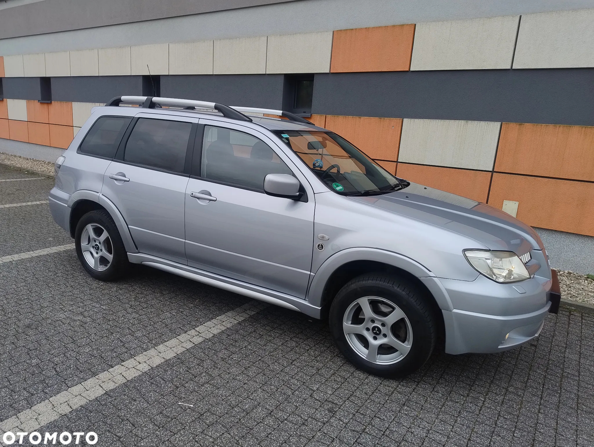 Mitsubishi Outlander 2.4 Automatik Dakar - 2