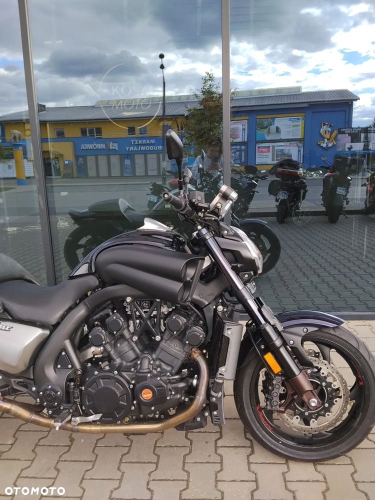 Yamaha V-MAX - 9