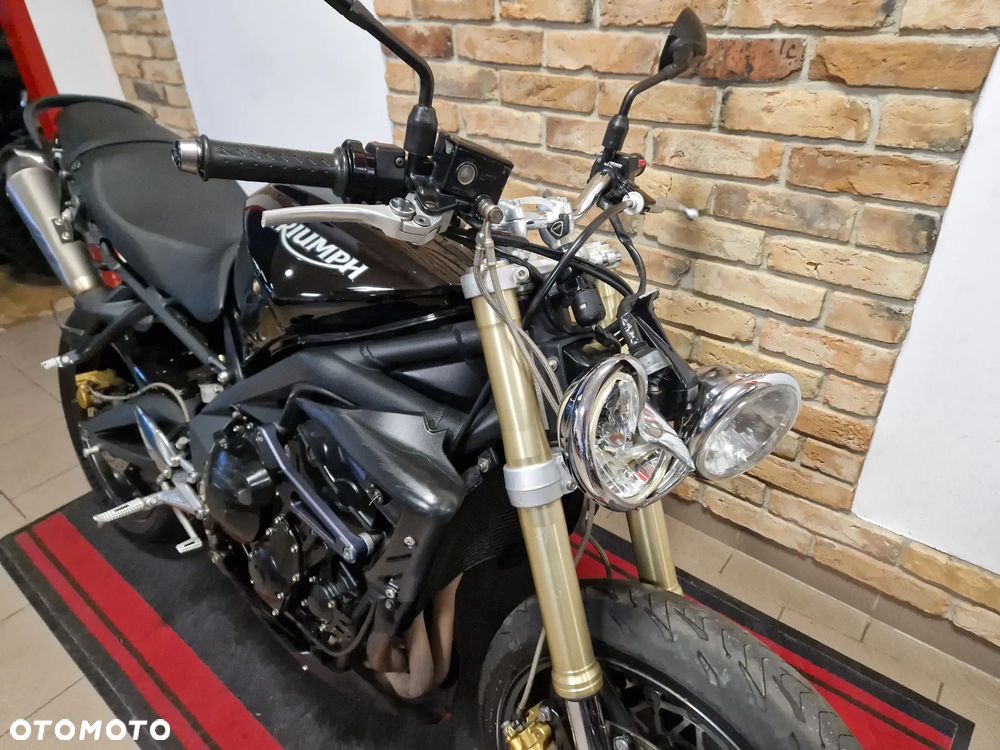 Triumph Street Triple - 27