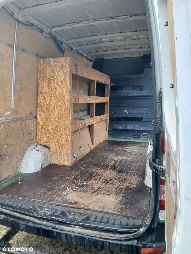 Mercedes-Benz Sprinter - 9