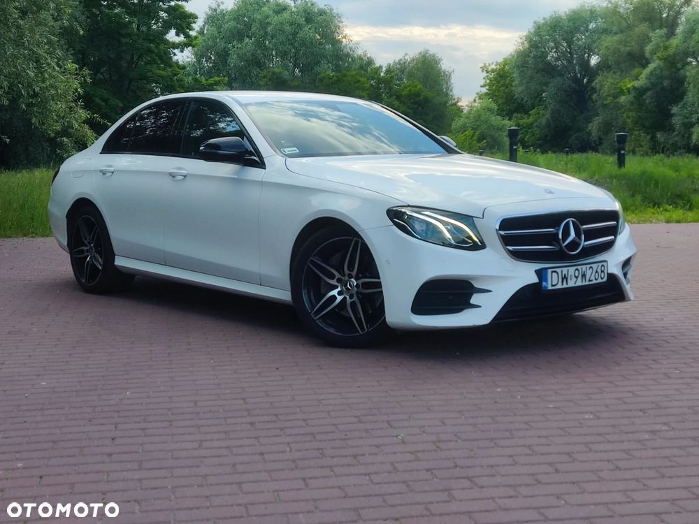 Mercedes-Benz Klasa E 220 d 4-Matic 9G-TRONIC - 2