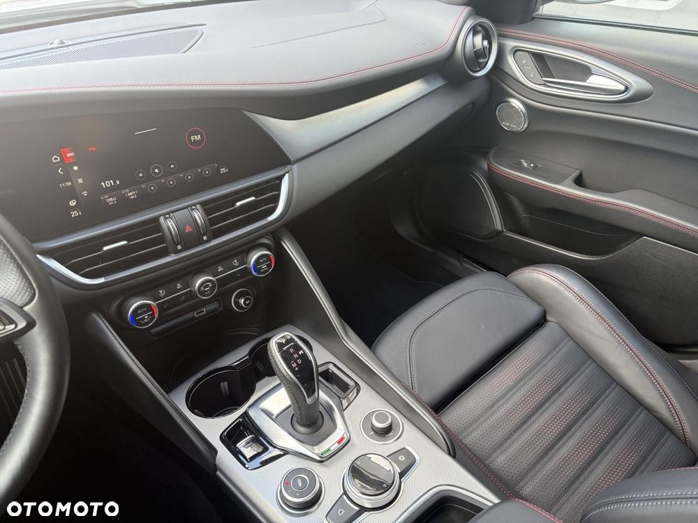 Alfa Romeo Giulia 2.0 Turbo Tributo Italiano Q4 - 22