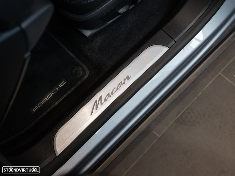 Porsche Macan Electric - 23