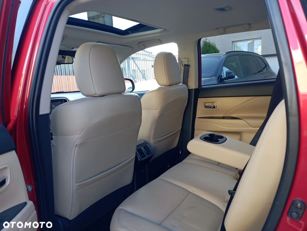 Mitsubishi Outlander 2.0 Intense + Navi 4WD CVT - 12