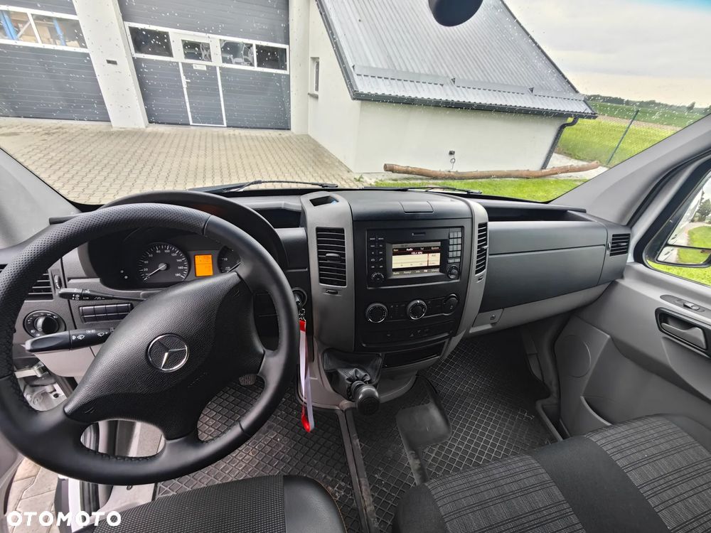 Mercedes-Benz Sprinter 319 - 9