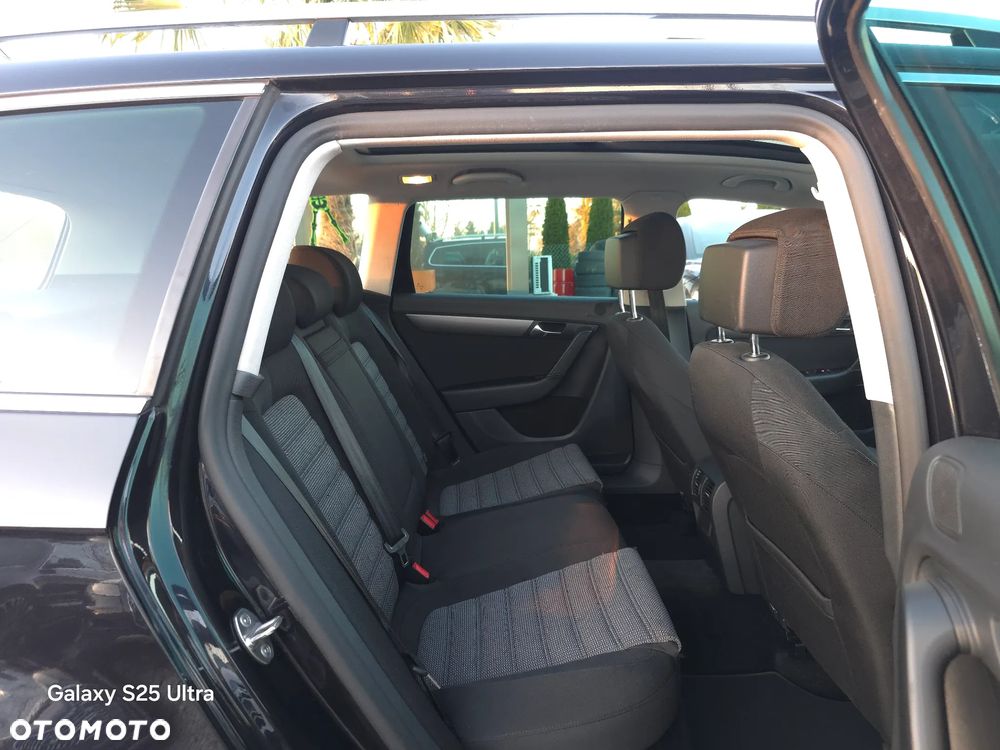 Volkswagen Passat - 30