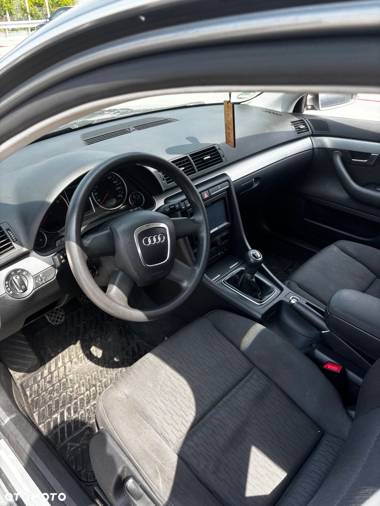 Audi A4 Limousine 1.6 - 5