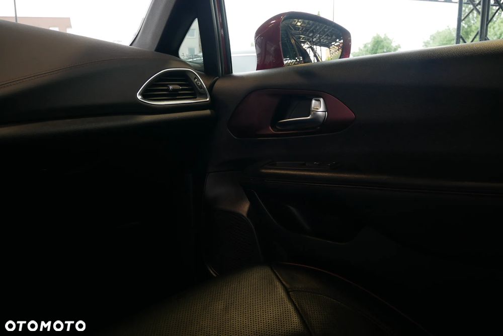Chrysler Pacifica - 25