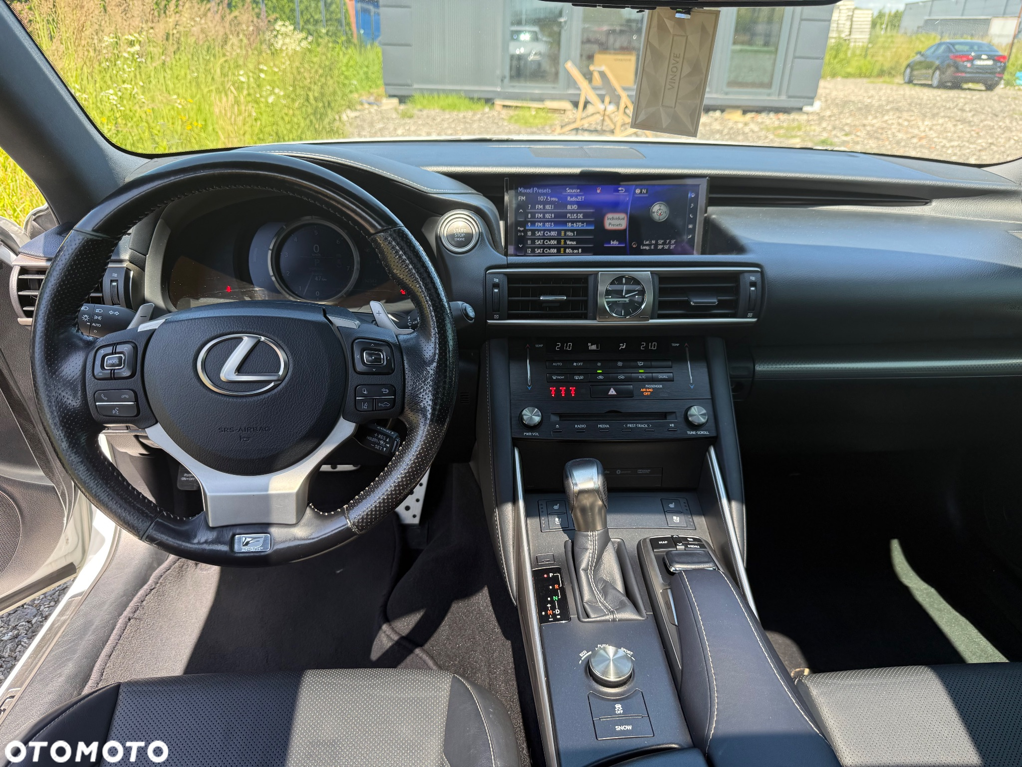 Lexus IS 200t / 300 F Sport - 13