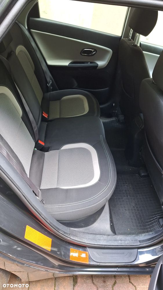 Kia Ceed - 30