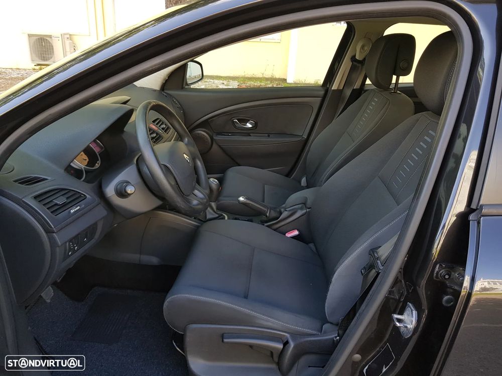 Renault Mégane Sport Tourer 1.5 dCi Dynamique - 22