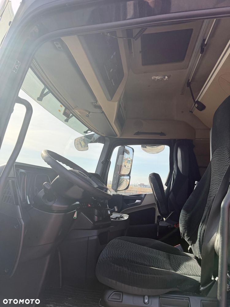 Mercedes-Benz Actros - 4