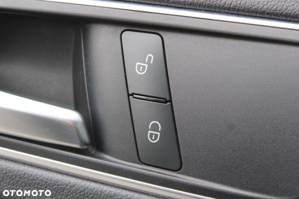 Mercedes-Benz GLA - 21