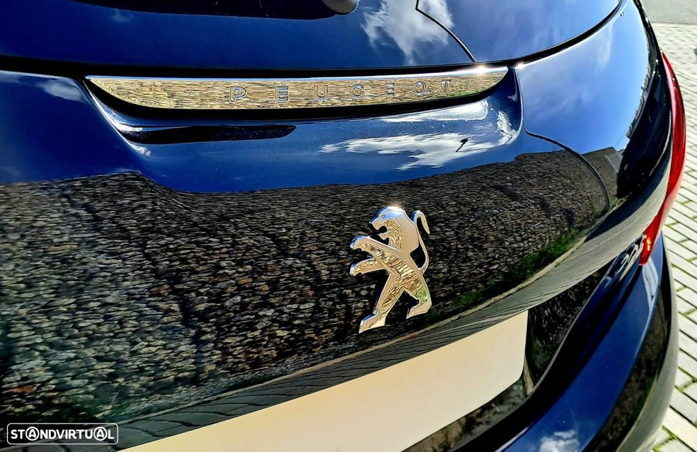 Peugeot 208 1.4 HDi Allure - 21