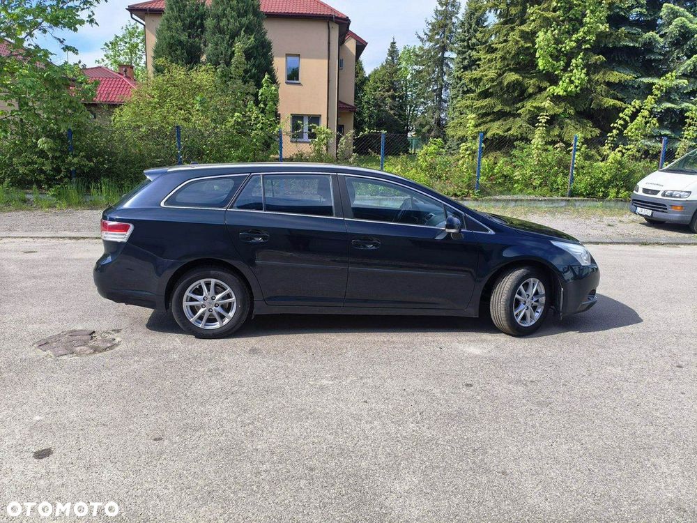 Toyota Avensis - 5