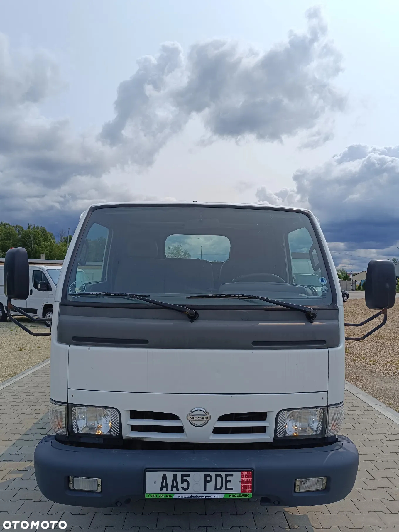Nissan Cabstar | Sztywna Paka | DMC 3.5t - 7