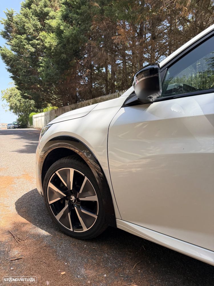 Peugeot e-208 GT - 7