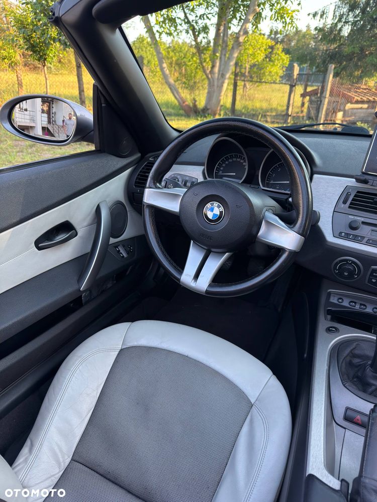 BMW Z4 2.5i - 6