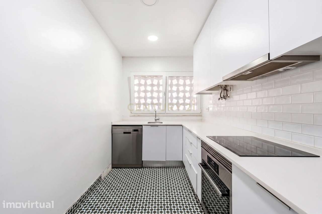 Apartamento T2+1 Remodelado, com Varanda, em Laveiras - Caxias - Grande imagem: 5/14