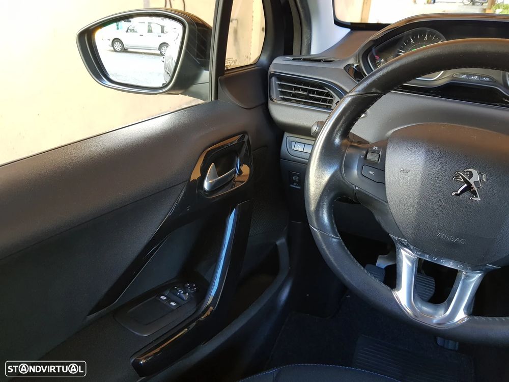Peugeot 208 1.5 BlueHDi Signature - 22