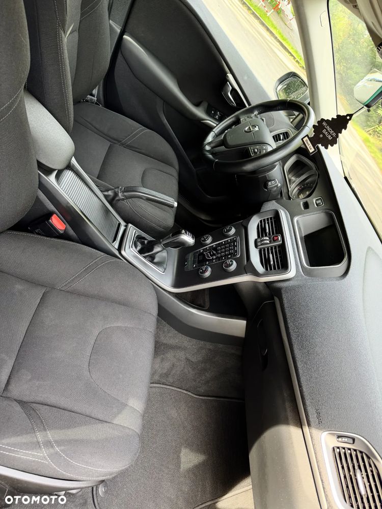 Volvo V40 D3 Drive-E Momentum - 8