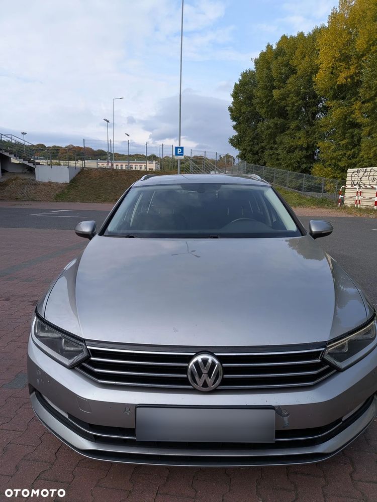 Volkswagen Passat - 4