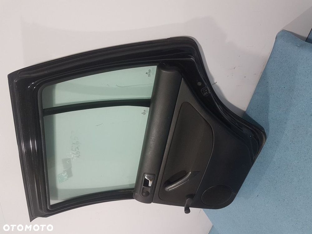 VOLKSWAGEN GOLF IV KOMBI 1.9 TDI DRZWI TYŁ PRAWE T4W - 11