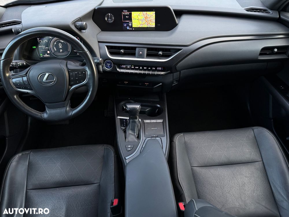 Lexus UX 250h Style Edition - 8