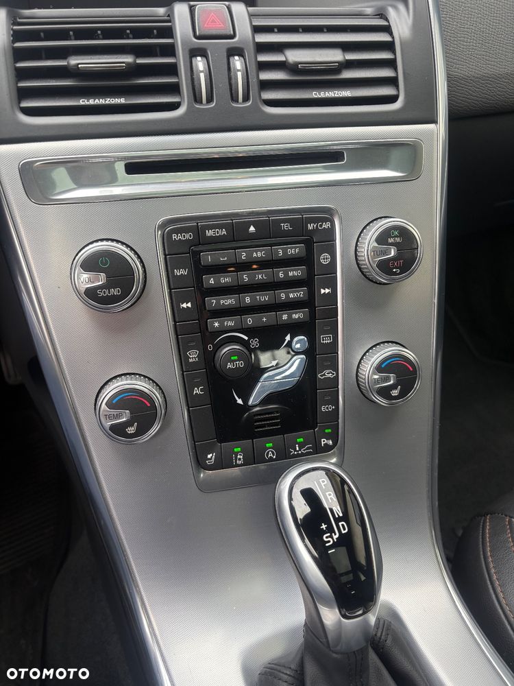 Volvo XC 60 D4 Geartronic Summum - 22