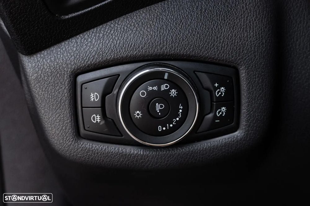 Ford Tourneo Connect 1.6 TDCi Titanium - 34