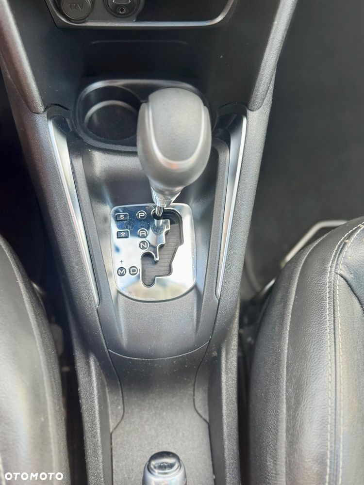 Peugeot 208 PureTech 110 Stop & Start EAT6 Allure - 6