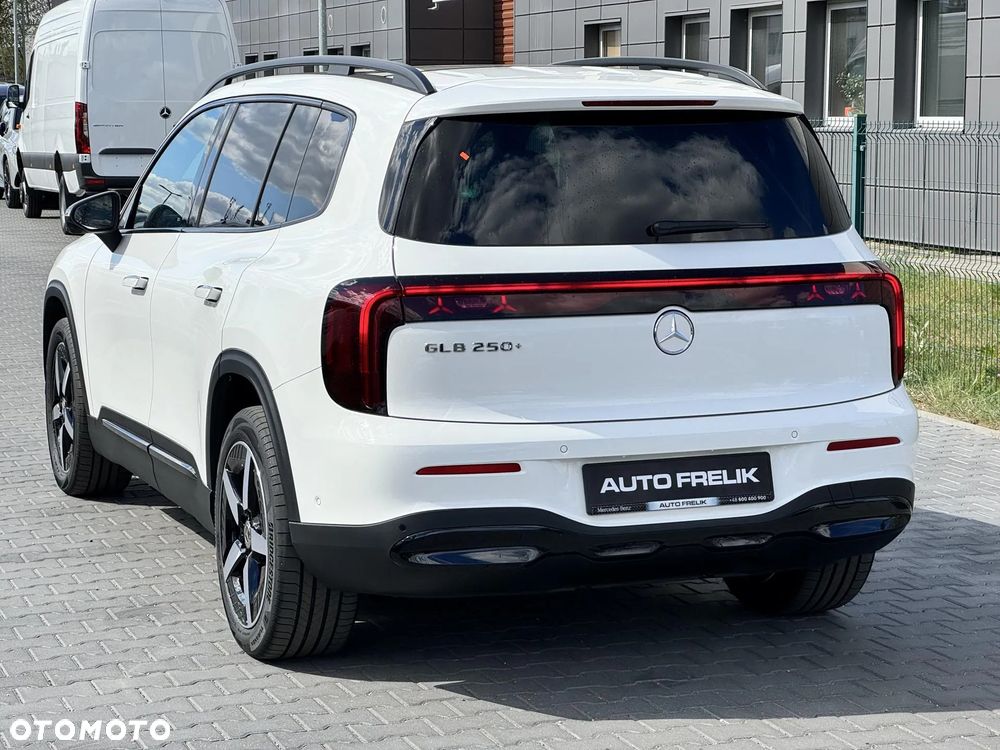 Mercedes-Benz GLB 250+ EQ 85kWh - 9