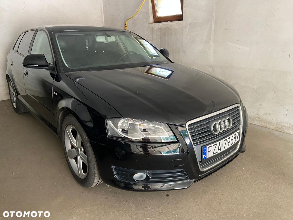 Audi A3 Sportback 1.6 TDI DPF Ambiente - 32