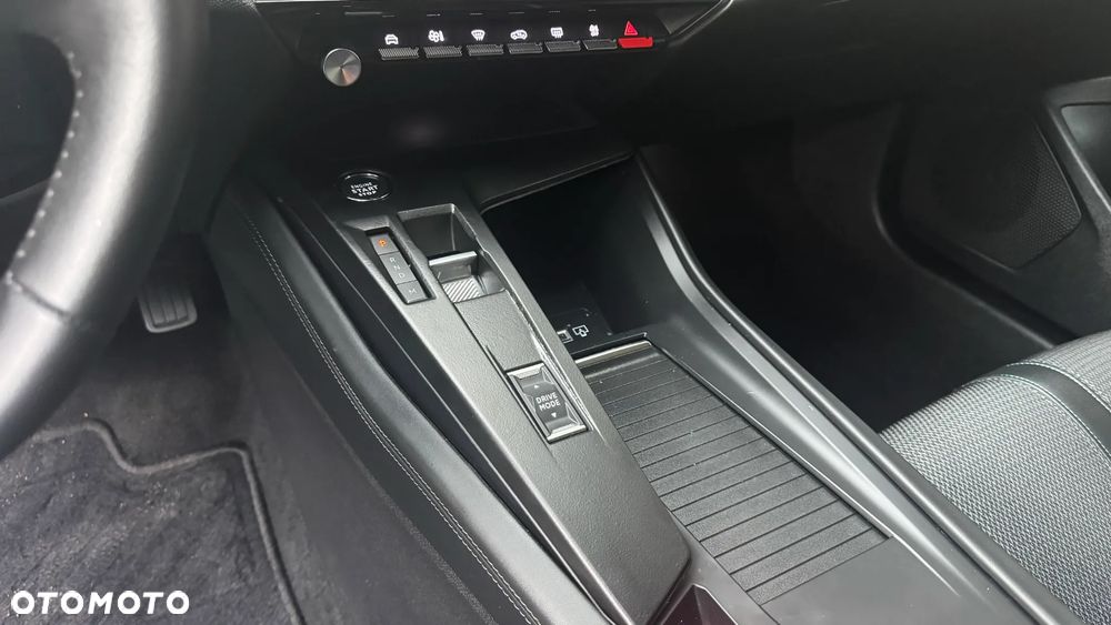 Peugeot 308 BlueHDi 130 EAT8 Allure - 26