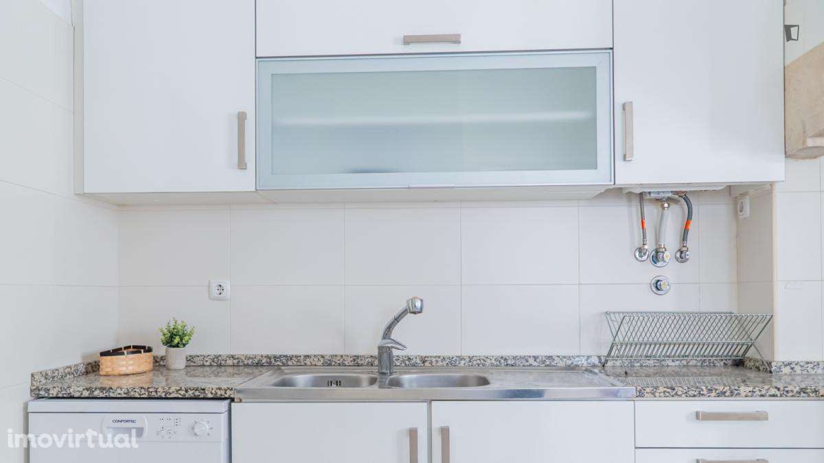 Quarto - localizado em Alameda Lisbon - Grande imagem: 5/14