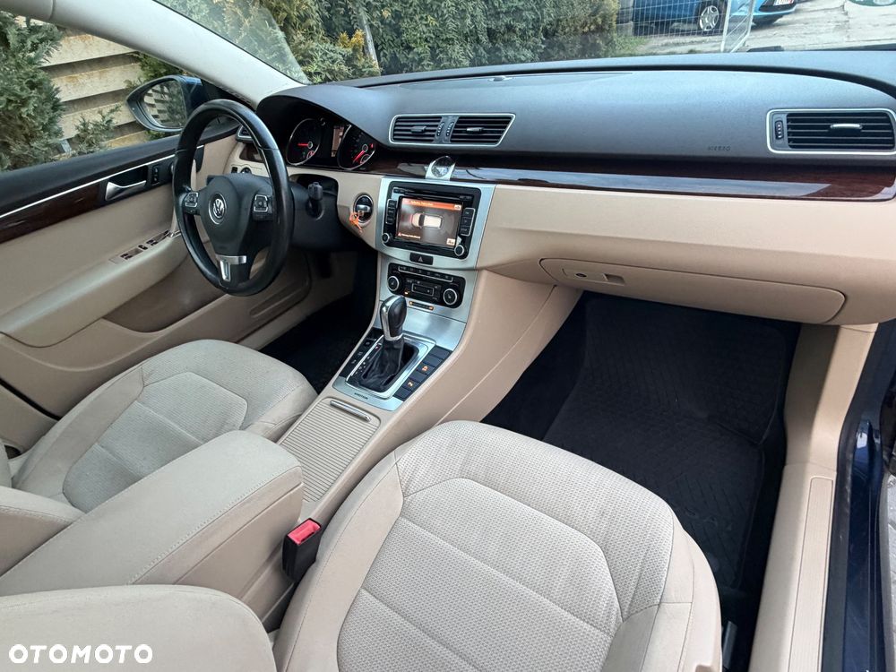 Volkswagen Passat 2.0 TDI 4Motion DSG BlueMotion Tech Highline - 5