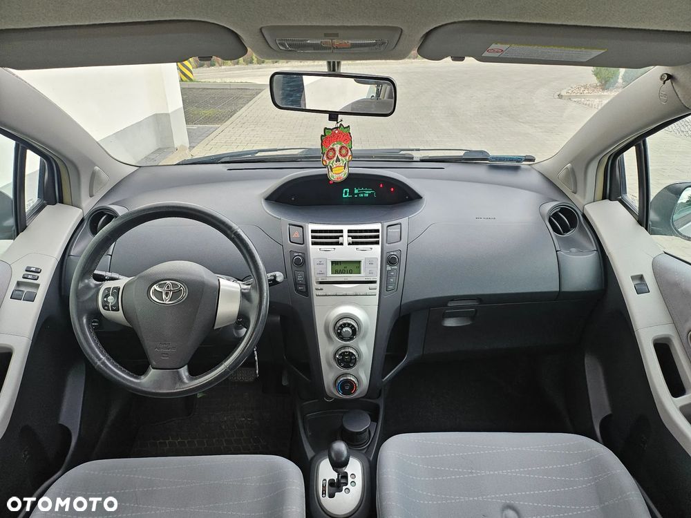 Toyota Yaris 1.3 Luna - 12