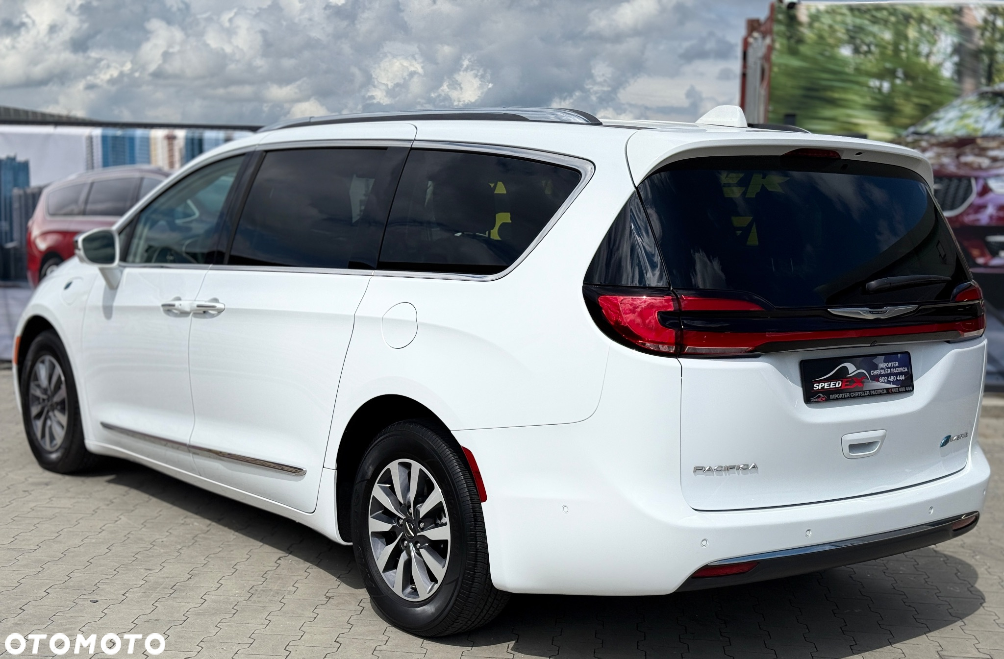 Chrysler Pacifica - 7
