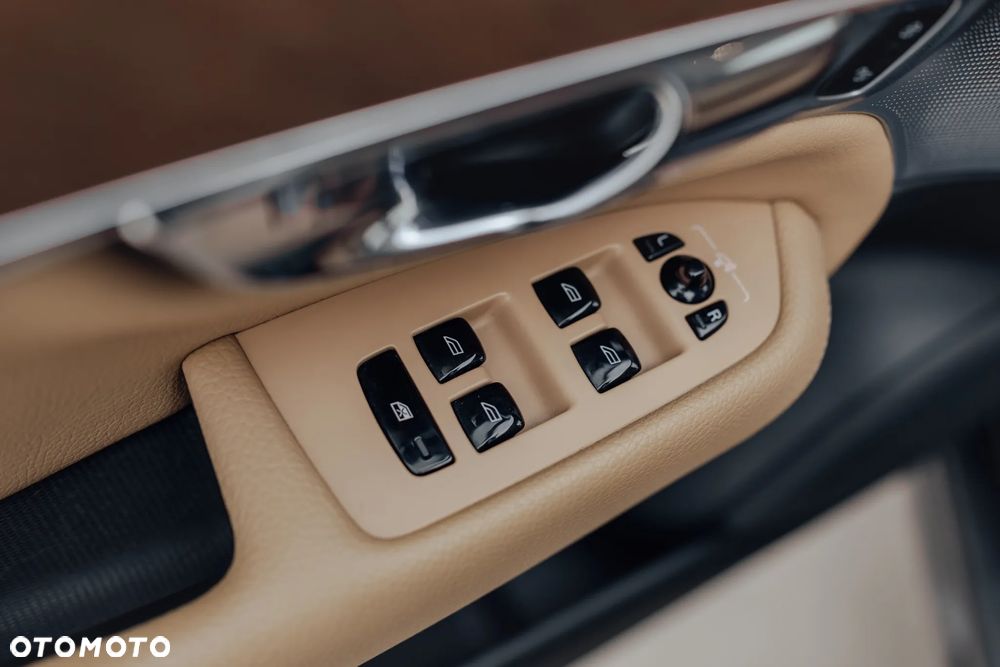 Volvo XC 90 T6 AWD Momentum - 17