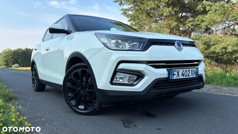 SsangYong/KGM Tivoli e-XGi 160 2WD Black+White - 7