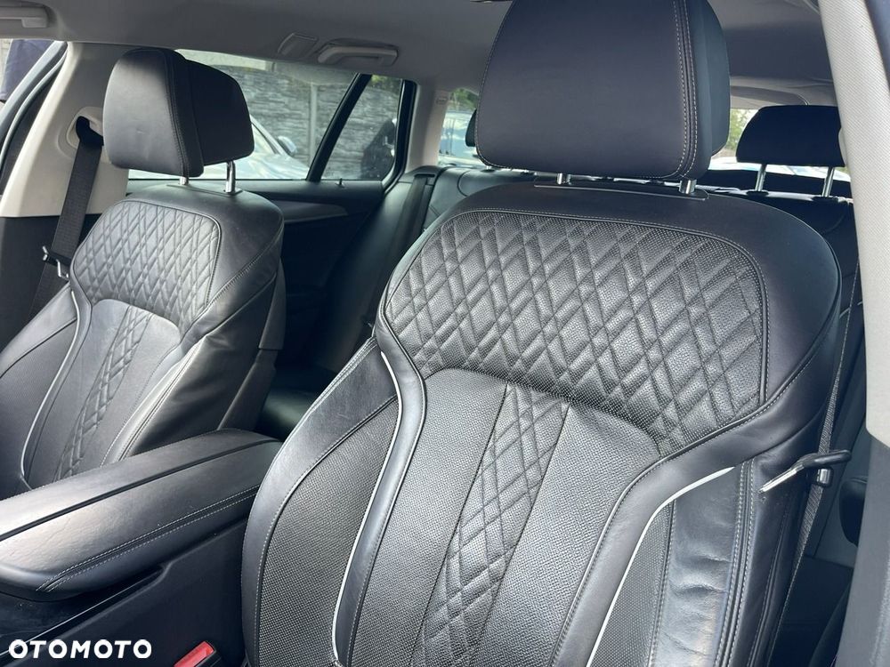 BMW Seria 5 540i xDrive GPF Luxury Line - 13