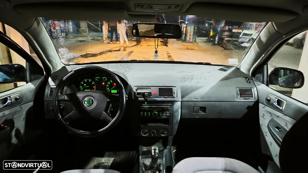 Skoda Fabia Break 1.4 16V Comfort - 9