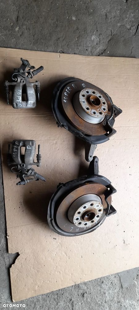 SKODA SUPERB 2 II LIFT 13-15r zbiornik paliwa 2,0 tdi - 10